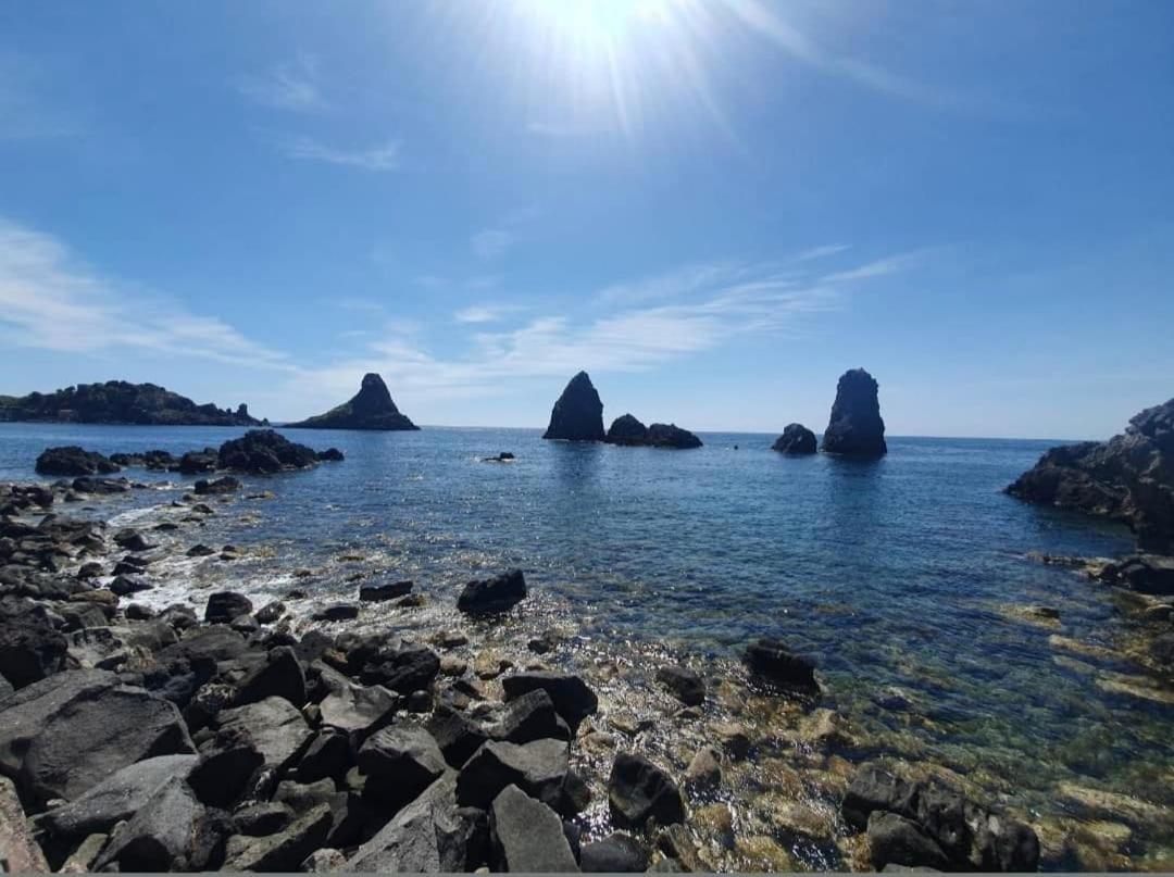 Casa Vacanze Aci Trezza In Front Of The Sea 아치카스텔로 외부 사진
